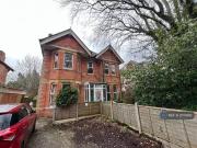 2 bedroom flat for rent in Richmond Park Road,...