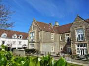 2 bedroom flat for rent in Royal Court, Uphill Road...