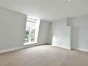 2 bedroom flat for rent in Sarre Road, Cricklewood, NW2