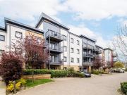 2 bedroom flat for rent in Shingly Place, The Ridgeway,...