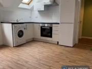 2 bedroom flat for rent in South View Place,...