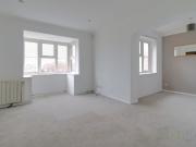 2 bedroom flat for rent in Southampton Close,...