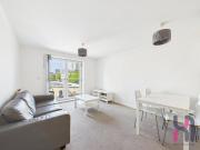 2 bedroom flat for rent in Spinner House, 1A Elmira Way,...