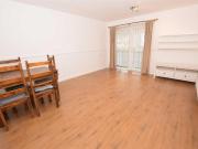 2 bedroom flat for rent in Springfield Close, Woodside...