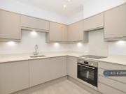 2 bedroom flat for rent in St James's Park, Croydon, CR0