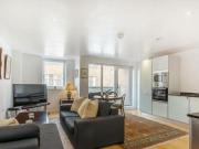 2 Bedroom Flat For Rent In St John´s Hill, London