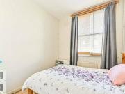 2 bedroom flat for rent in St Johns Hill St John s Hill...
