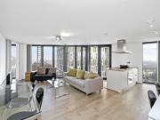 2 bedroom flat for rent in Station Street London E15