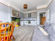 2 bedroom flat for rent in Stourcliffe Avenue,...