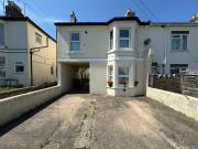 2 bedroom flat for rent in Sugden Road, WORTHING, BN11