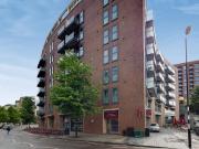 2 bedroom flat for rent in Surrey Quays Road, Canada...