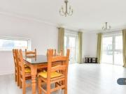 2 Bedroom Flat For Rent In Sutton