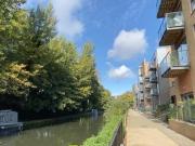 2 bedroom flat for rent in The Embankment Nash Mills...