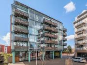 2 bedroom flat for rent in The Glasshouse, 3 Canal...