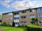 2 bedroom flat for rent in Tudor Road, St Albans, AL3