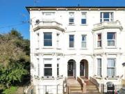 2 bedroom flat for rent in Upper Grosvenor Road...