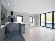 2 bedroom flat for rent in Villiers Road, Willesden...