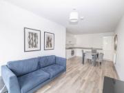 2 bedroom flat for rent in Walnut Tree Close, Central...