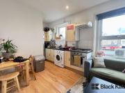 2 bedroom flat for rent in Walworth Road, Elephant and...