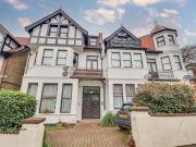 2 bedroom flat for rent in Westcliff Avenue, Westcliff...