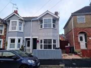 2 bedroom flat for rent in Winchester Road, Reading All...