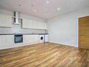 2 bedroom flat for rent in Wood End Lane, Northolt, UB5