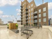 2 bedroom flat for rent in York Road, Battersea, SW11