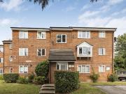 2 bedroom flat for rent in Yunus Khan Close,...