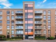 2 bedroom flat for rent in Zodiac Close, Edgware, HA8