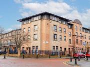 3 bedroom flat for sale