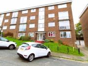 2 bedroom flat for sale