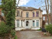 2 bedroom flat for sale