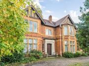 2 bedroom flat for sale