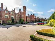 2 bedroom flat for sale