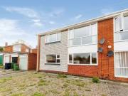 2 bedroom Flat for sale, Holburn Way, Ryton, NE40 £120,000