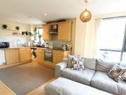 2 Bedroom Flat For Sale In 5 City Walk, Leeds
