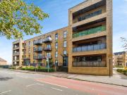 2 bedroom flat for sale in Albert Road North,...