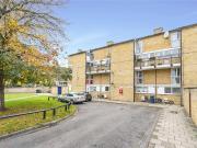 2 bedroom flat for sale in Amblecote House, East Road,...