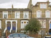 2 bedroom flat for sale in Amhurst Road, Hackney, London, E8