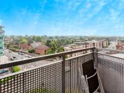 2 bedroom flat for sale in Aspects Court, Slough, SL1 2 bedroom flat for sale in Aspects Court, Slough, SL1