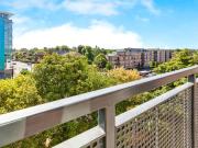 2 bedroom flat for sale in Aspects Court, Slough, SL1