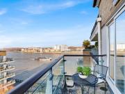 2 bedroom flat for sale in Bluewater House, Smugglers...