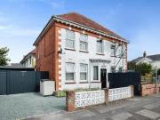 2 Bedroom Flat For Sale In Bournemouth