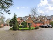 2 Bedroom Flat For Sale In Bushey Heath