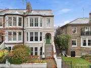2 bedroom flat for sale in Cambridge Road, Southend on...