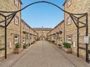 2 bedroom flat for sale in Carmichael Mews, Earlsfield,...