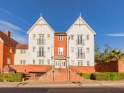 2 bedroom flat for sale in Chatham Way, Brentwood, CM14