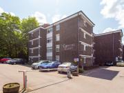2 bedroom flat for sale in Chaucer Court, New Dover...