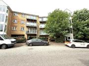 2 bedroom flat for sale in Foxglove Way, Luton,...