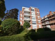 2 bedroom flat for sale in Granville Road, Eastbourne, BN20